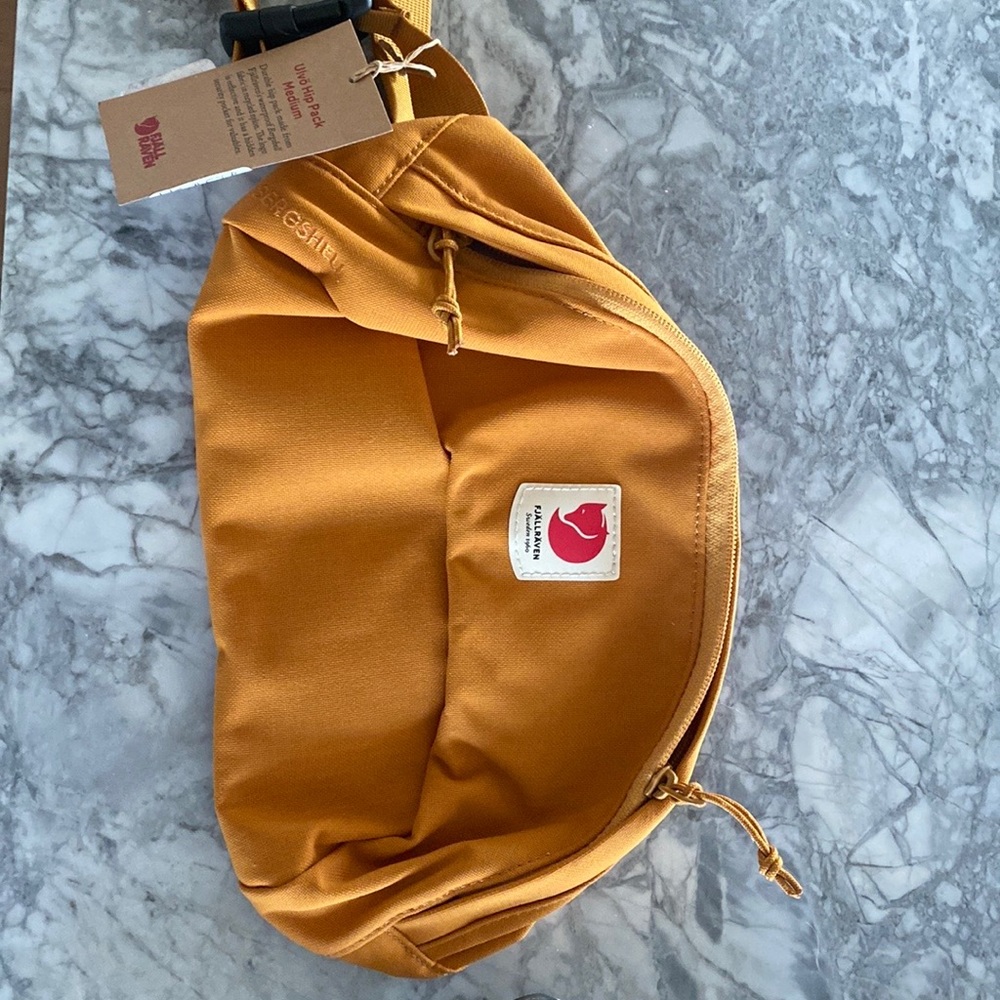 Brand NWT FJALLRAVEN hip pack, sling bag